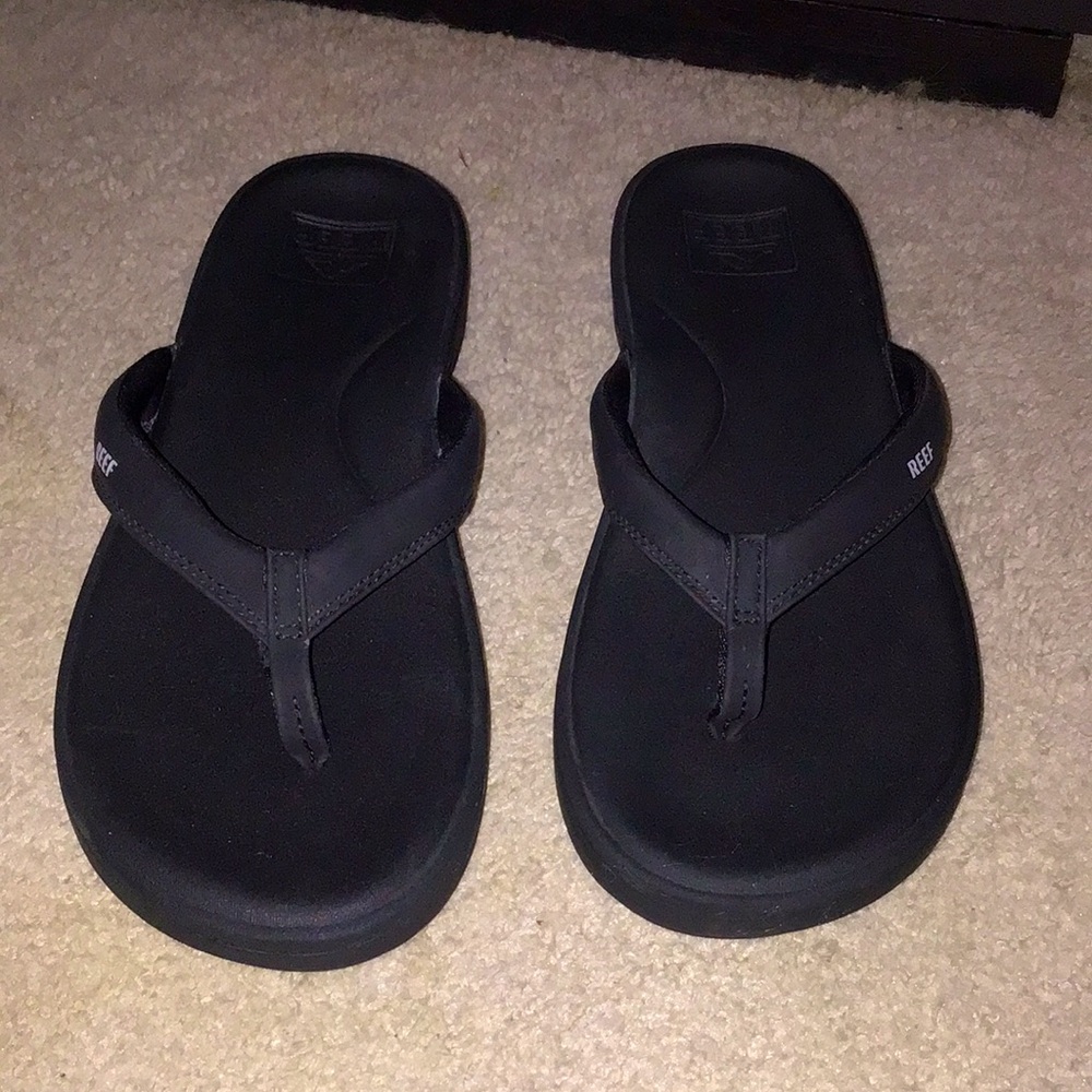 Reef Black Cushioned Flip Flop Sandals